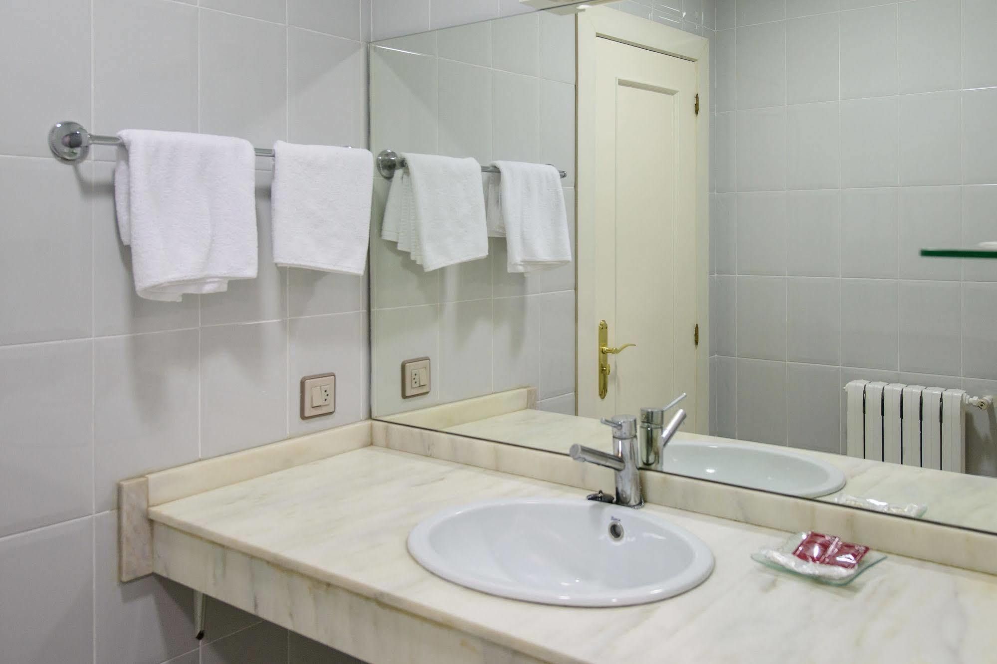 Hotel El Paso Honroso Hospital de Órbigo Dış mekan fotoğraf