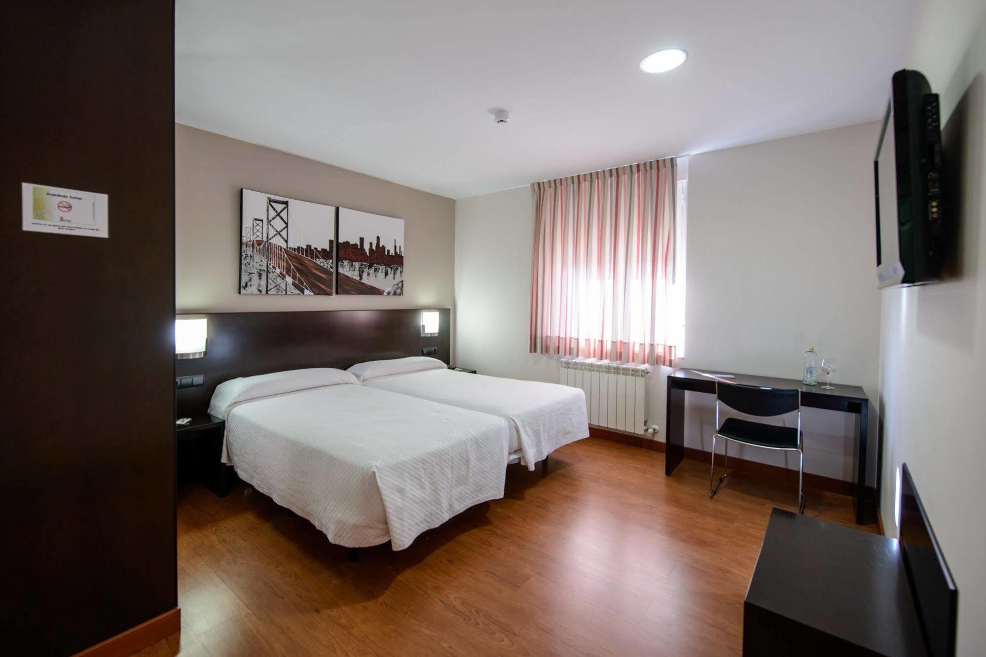 Hotel El Paso Honroso Hospital de Órbigo Dış mekan fotoğraf