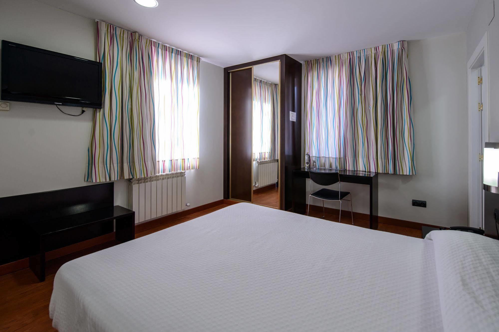 Hotel El Paso Honroso Hospital de Órbigo Dış mekan fotoğraf