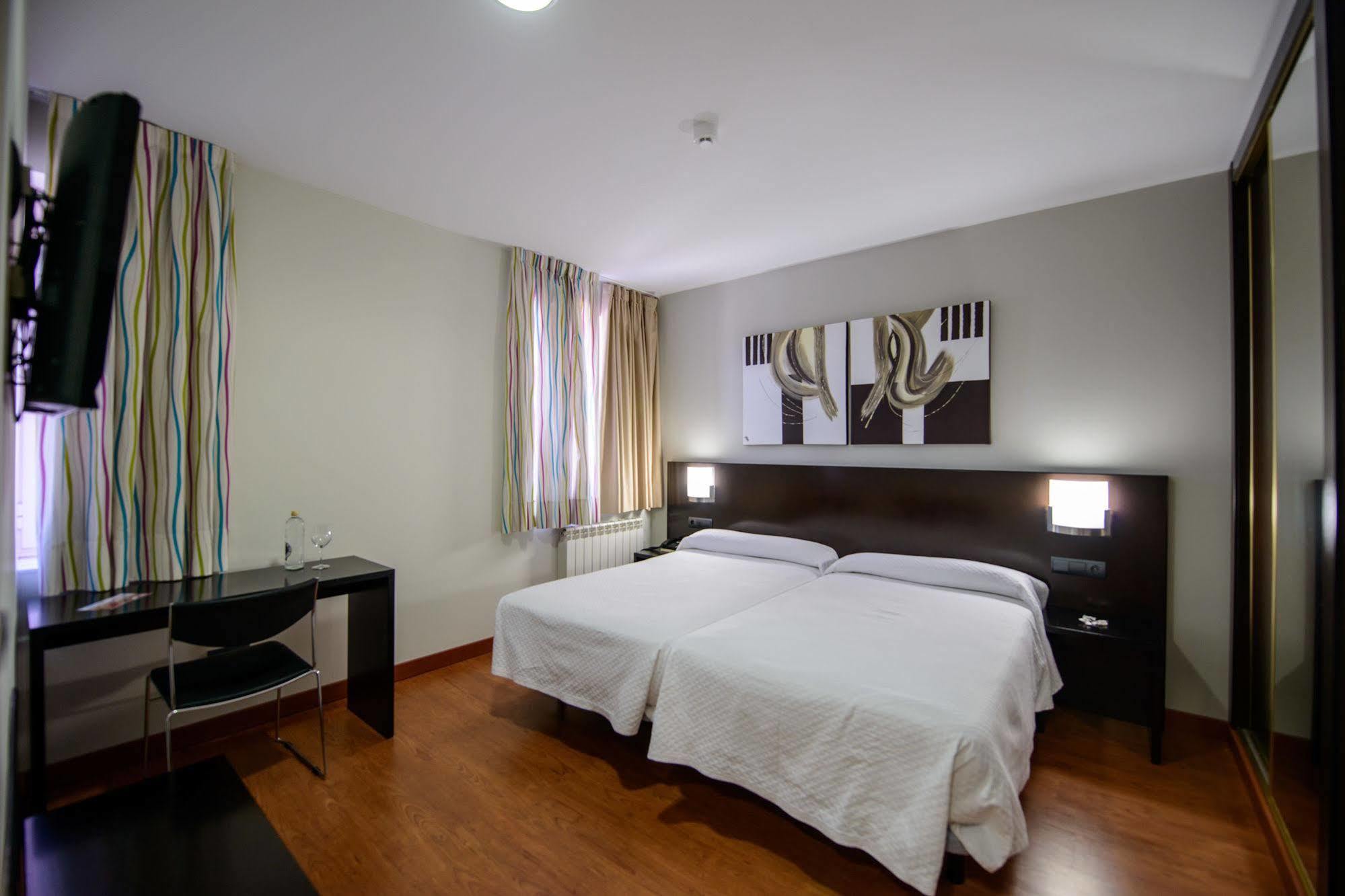 Hotel El Paso Honroso Hospital de Órbigo Dış mekan fotoğraf